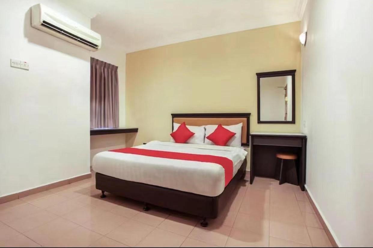Hotel Home 88 Телук-Интан Экстерьер фото