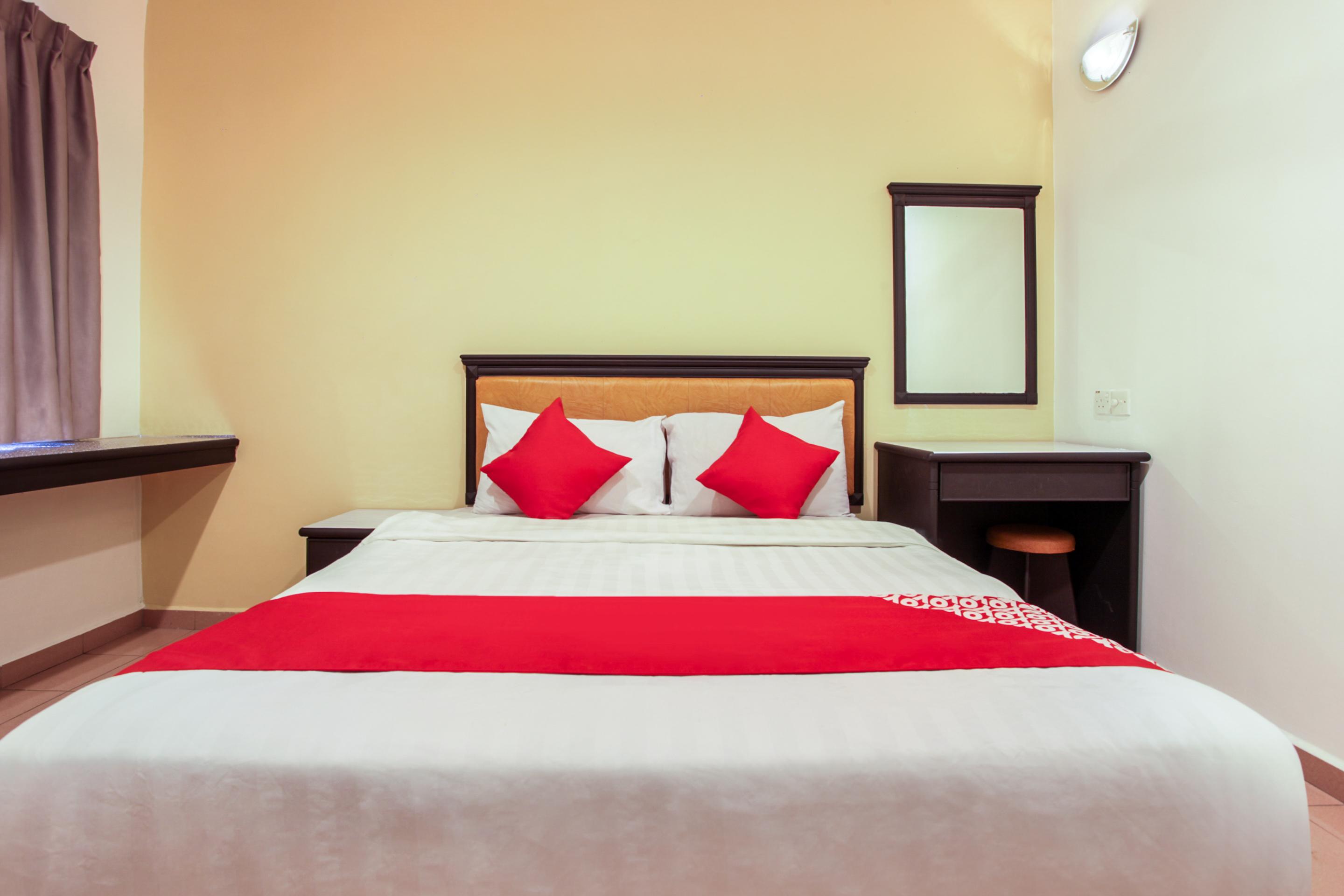 Hotel Home 88 Телук-Интан Экстерьер фото