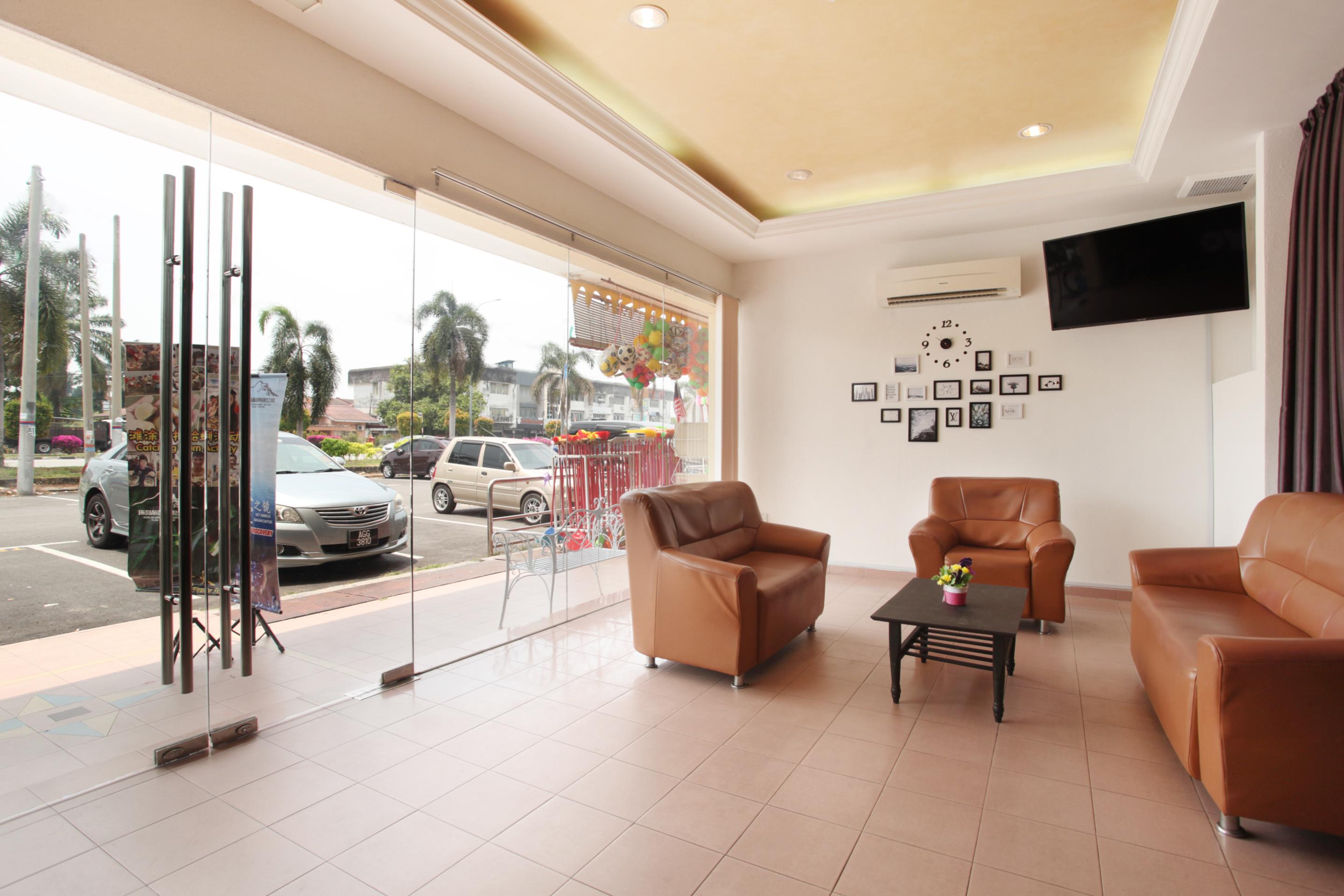 Hotel Home 88 Телук-Интан Экстерьер фото