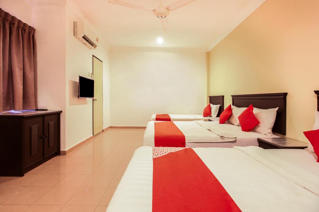 Hotel Home 88 Телук-Интан Экстерьер фото
