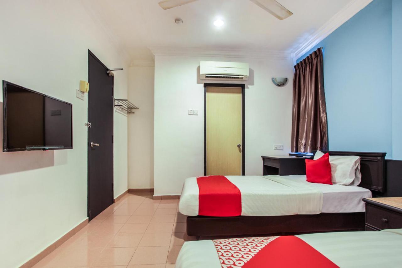 Hotel Home 88 Телук-Интан Экстерьер фото